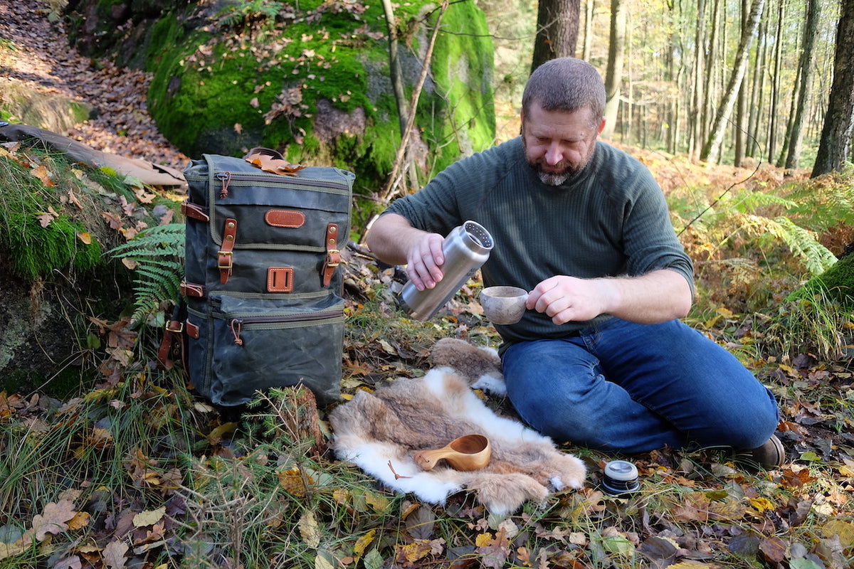 Batoh JUBÖ Bushcraft WAXED Poutník 35l - zelený