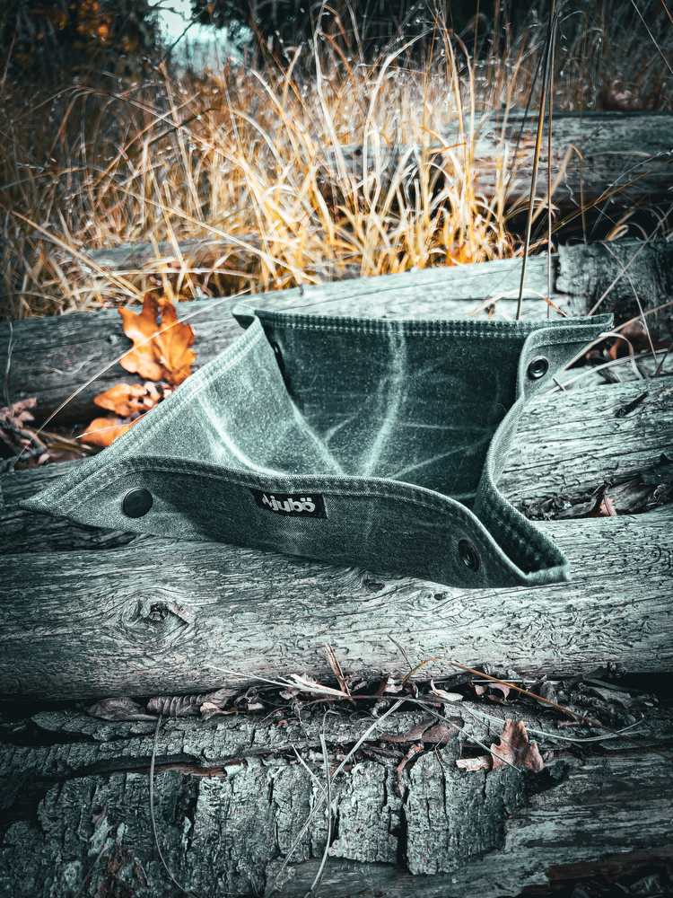 Odkládací miska JUBÖ Bushcraft Waxed Side Plate 25x25 cm