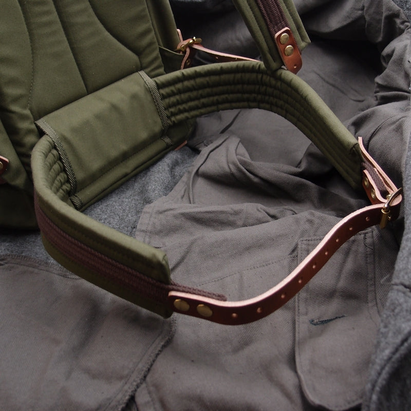 6217 3 bederni pas jubo bushcraft pro batoh vandrak a ruksak