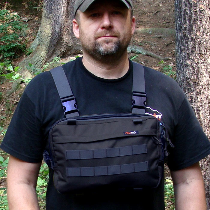 6310 hrudni brasna jubo front bag survival cerna
