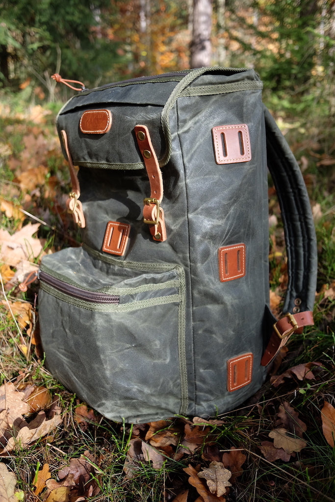 Batoh JUBÖ Bushcraft WAXED Poutník 35l - zelený
