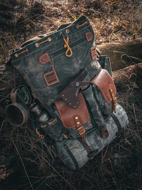 Batoh JUBÖ Bushcraft WAXED RukSak- zelený