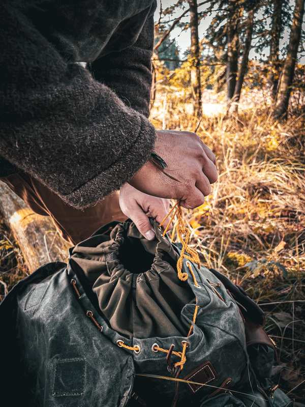 Batoh JUBÖ Bushcraft WAXED RukSak- zelený